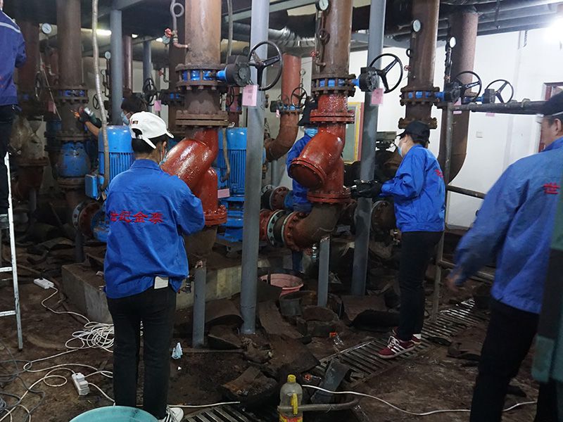 中央空調清洗維護施工現場